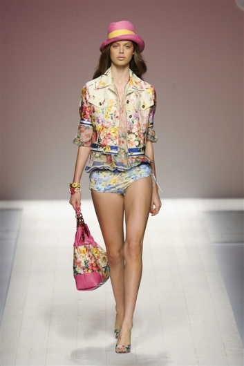 Fotoservizio/SS 2012/WOMEN/BLUGIRL/17