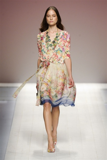 Fotoservizio/SS 2012/WOMEN/BLUGIRL/21