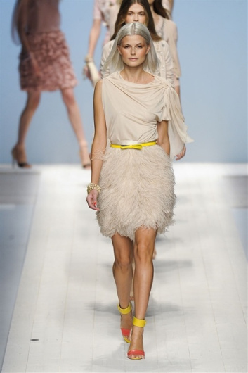 Fotoservizio/SS 2012/WOMEN/BLUGIRL/47