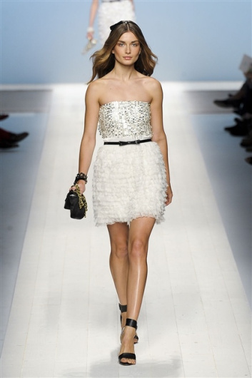 Fotoservizio/SS 2012/WOMEN/BLUGIRL/41