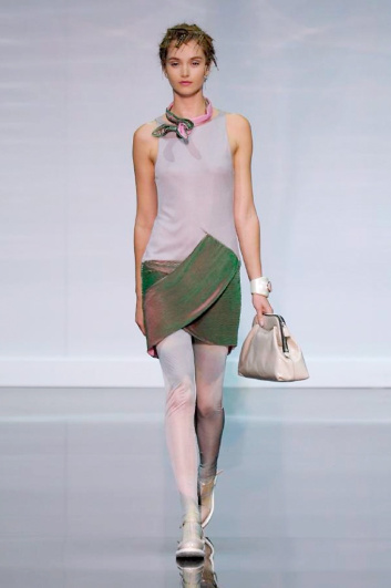 Fotoservizio/SS 2014/WOMEN/EMPORIO ARMANI/DP2/12