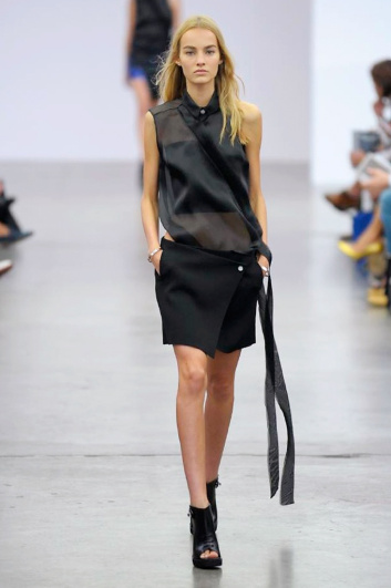 Fotoservizio/SS 2014/WOMEN/ICEBERG/DP2/0