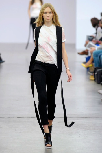 Fotoservizio/SS 2014/WOMEN/ICEBERG/DP2/8