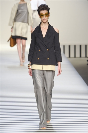 Fotoservizio/SS 2012/WOMEN/FENDI/4