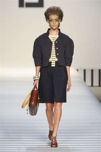 Fotoservizio/SS 2012/WOMEN/FENDI/1