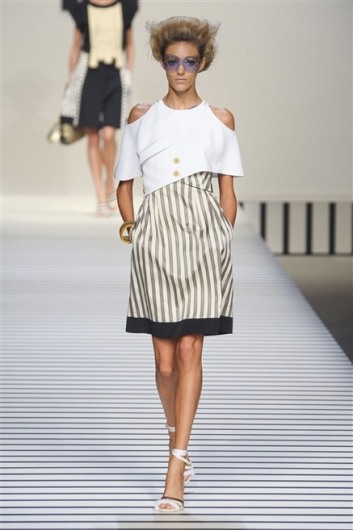 Fotoservizio/SS 2012/WOMEN/FENDI/2
