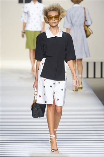 Fotoservizio/SS 2012/WOMEN/FENDI/15