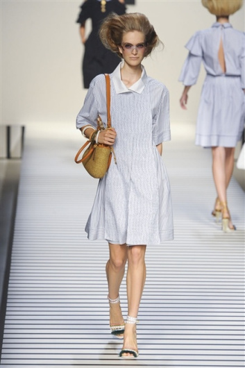 Fotoservizio/SS 2012/WOMEN/FENDI/13