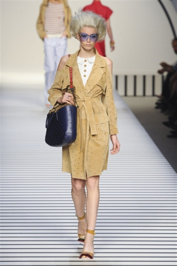 Fotoservizio/SS 2012/WOMEN/FENDI/27
