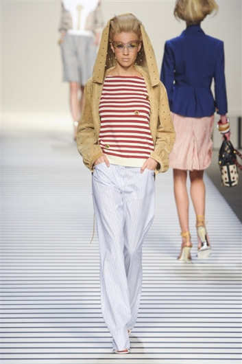 Fotoservizio/SS 2012/WOMEN/FENDI/28