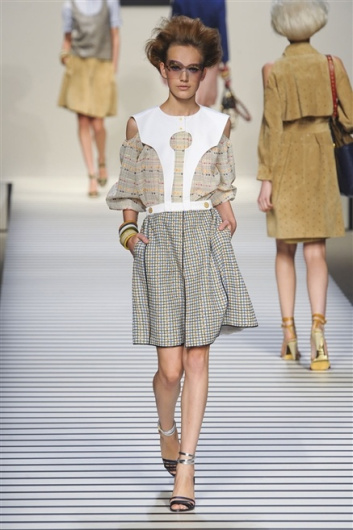 Fotoservizio/SS 2012/WOMEN/FENDI/29