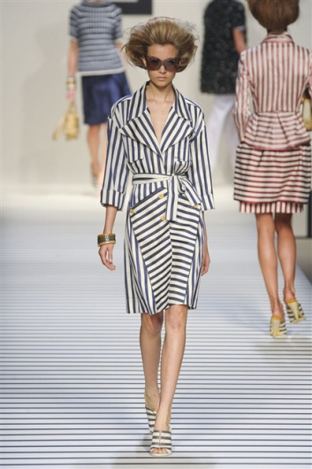 Fotoservizio/SS 2012/WOMEN/FENDI/22