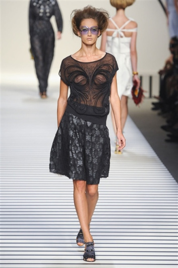 Fotoservizio/SS 2012/WOMEN/FENDI/39