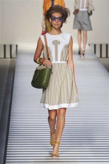 Fotoservizio/SS 2012/WOMEN/FENDI/31