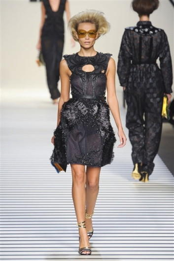 Fotoservizio/SS 2012/WOMEN/FENDI/42