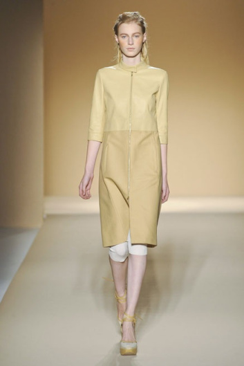 Fotoservizio/SS 2012/WOMEN/MAX MARA/12