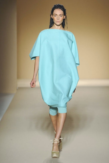 Fotoservizio/SS 2012/WOMEN/MAX MARA/13