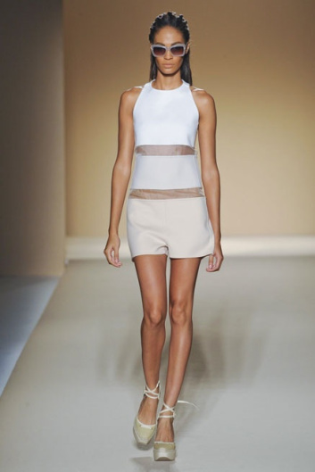 Fotoservizio/SS 2012/WOMEN/MAX MARA/23