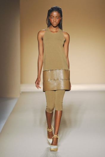 Fotoservizio/SS 2012/WOMEN/MAX MARA/27