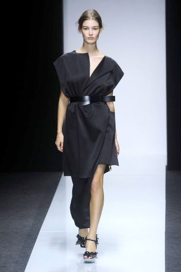 Fotoservizio/SS 2014/WOMEN/GIANFRANCO FERRE'/DP2/0