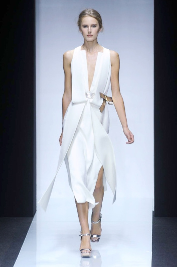 Fotoservizio/SS 2014/WOMEN/GIANFRANCO FERRE'/DP2/1