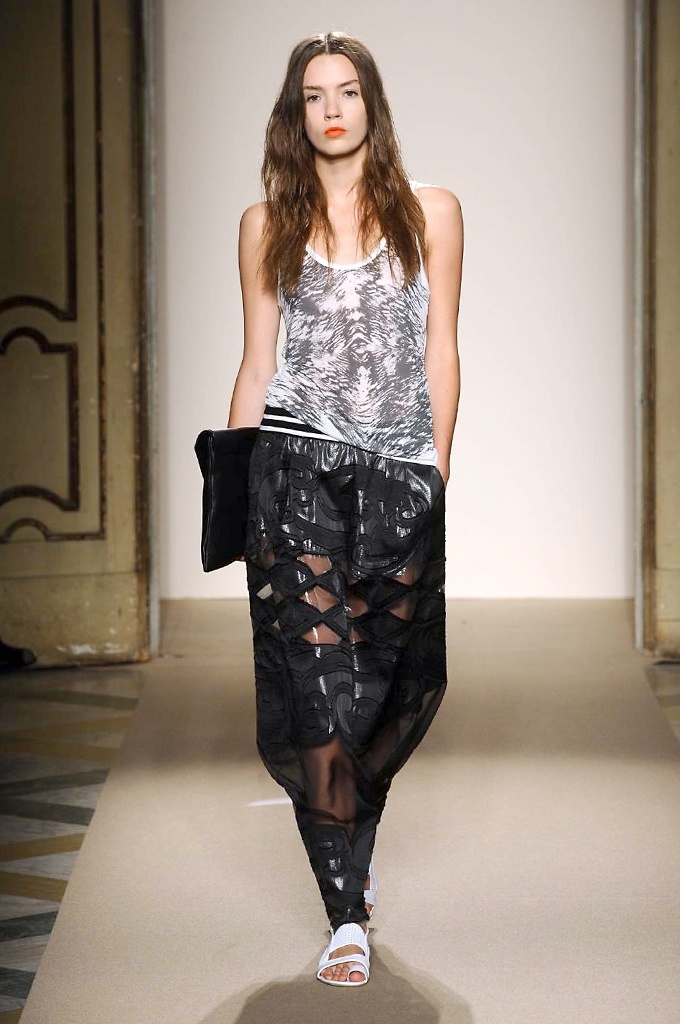 Fotoservizio/SS 2014/WOMEN/CRISTIANO BURANI/DP2/11