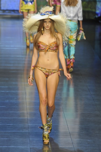 Fotoservizio/SS 2012/WOMEN/D&G/14