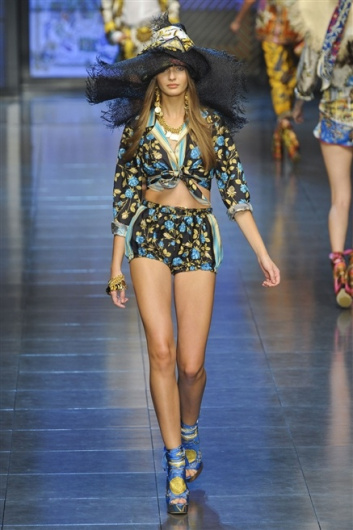 Fotoservizio/SS 2012/WOMEN/D&G/29