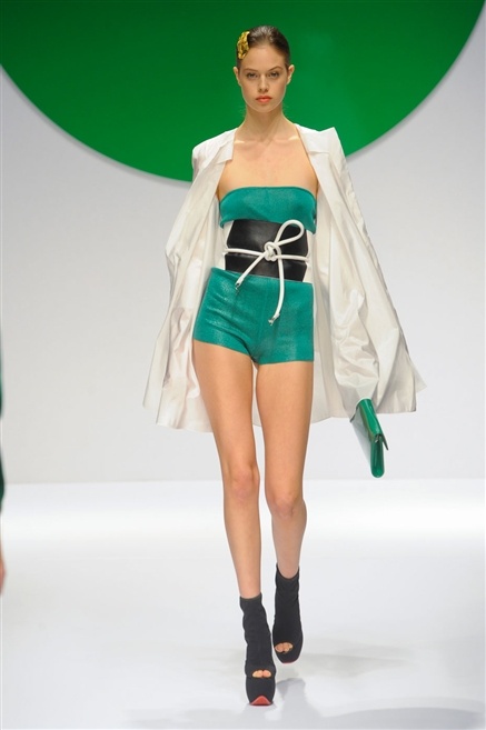 Fotoservizio/SS 2012/WOMEN/KRIZIA/2