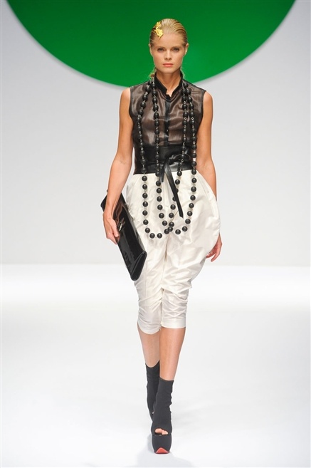 Fotoservizio/SS 2012/WOMEN/KRIZIA/10