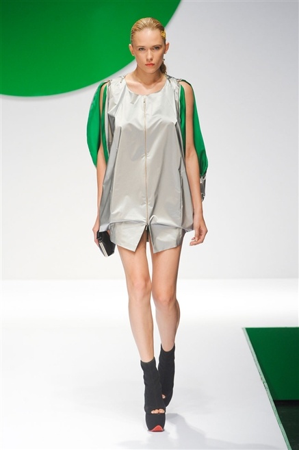 Fotoservizio/SS 2012/WOMEN/KRIZIA/17
