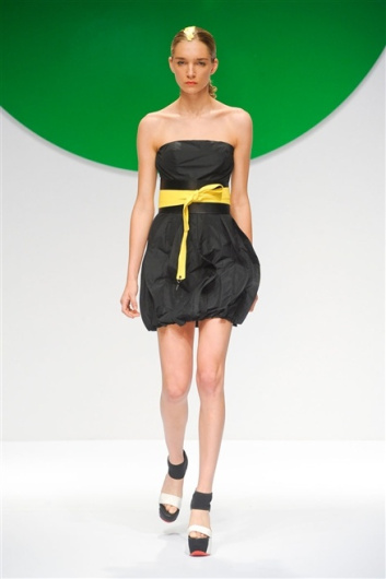 Fotoservizio/SS 2012/WOMEN/KRIZIA/22