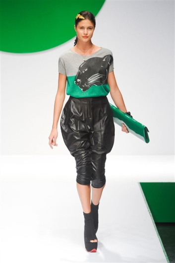 Fotoservizio/SS 2012/WOMEN/KRIZIA/13