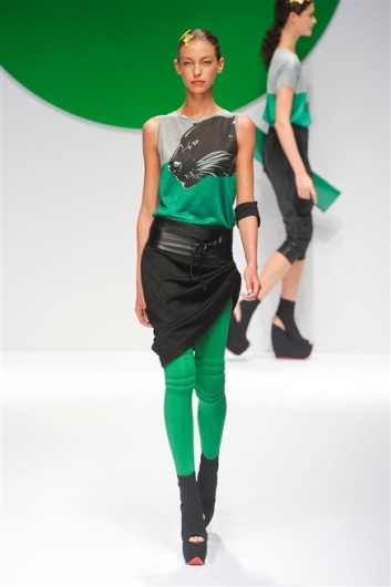Fotoservizio/SS 2012/WOMEN/KRIZIA/14