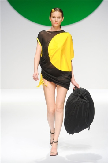 Fotoservizio/SS 2012/WOMEN/KRIZIA/27