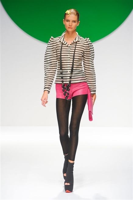 Fotoservizio/SS 2012/WOMEN/KRIZIA/25