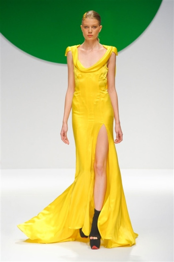 Fotoservizio/SS 2012/WOMEN/KRIZIA/34
