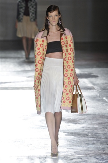 Fotoservizio/SS 2012/WOMEN/PRADA/2