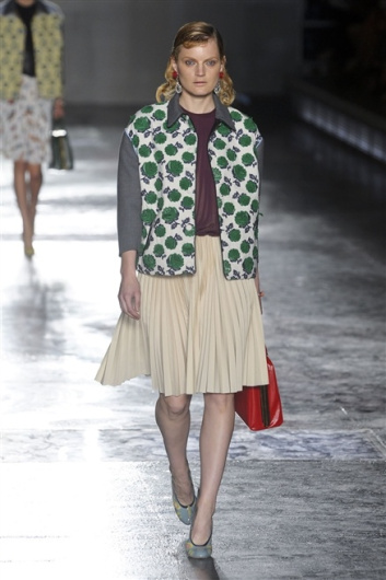 Fotoservizio/SS 2012/WOMEN/PRADA/3