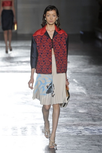 Fotoservizio/SS 2012/WOMEN/PRADA/12