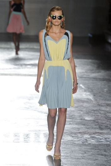 Fotoservizio/SS 2012/WOMEN/PRADA/22