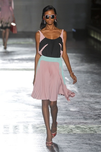 Fotoservizio/SS 2012/WOMEN/PRADA/23