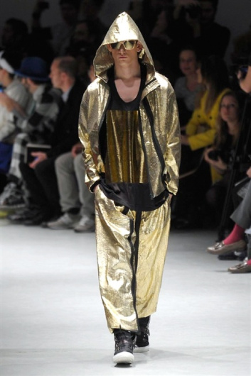 Fotoservizio/FW 2014-2015/MEN/VIVIENNE WESTWOOD/DP1/2