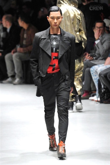 Fotoservizio/FW 2014-2015/MEN/VIVIENNE WESTWOOD/DP1/4