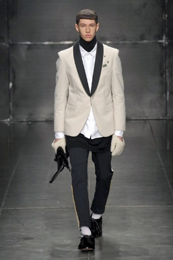 Fotoservizio/FW 2014-2015/MEN/ANDREA POMPILIO/DP1/31