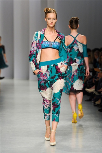 Fotoservizio/SS 2012/WOMEN/ANTONIO MARRAS/13