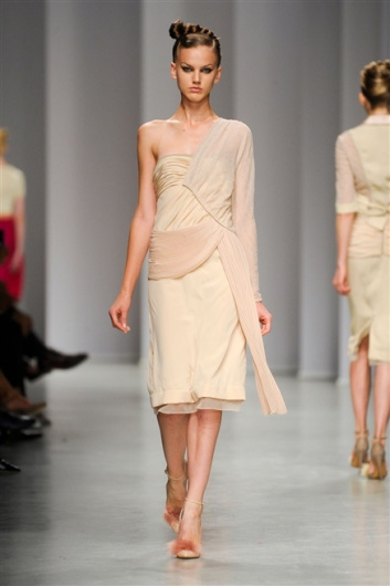 Fotoservizio/SS 2012/WOMEN/ANTONIO MARRAS/32