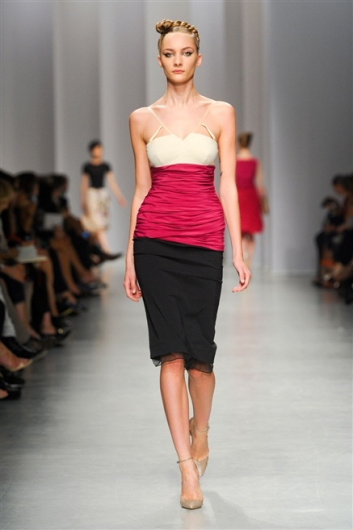 Fotoservizio/SS 2012/WOMEN/ANTONIO MARRAS/33