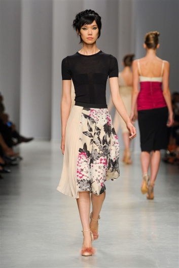 Fotoservizio/SS 2012/WOMEN/ANTONIO MARRAS/34