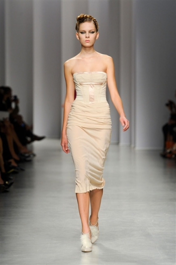 Fotoservizio/SS 2012/WOMEN/ANTONIO MARRAS/35